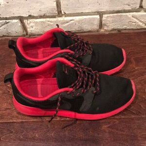 Nike Roshe Run Black Pink